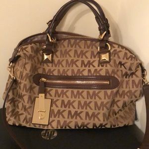 Preowned Authentic Michael Kors satchel handbag